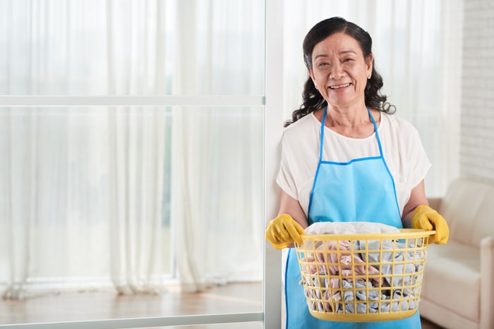Comment un senior peut-il entretenir sa maison efficacement ? | Plateau